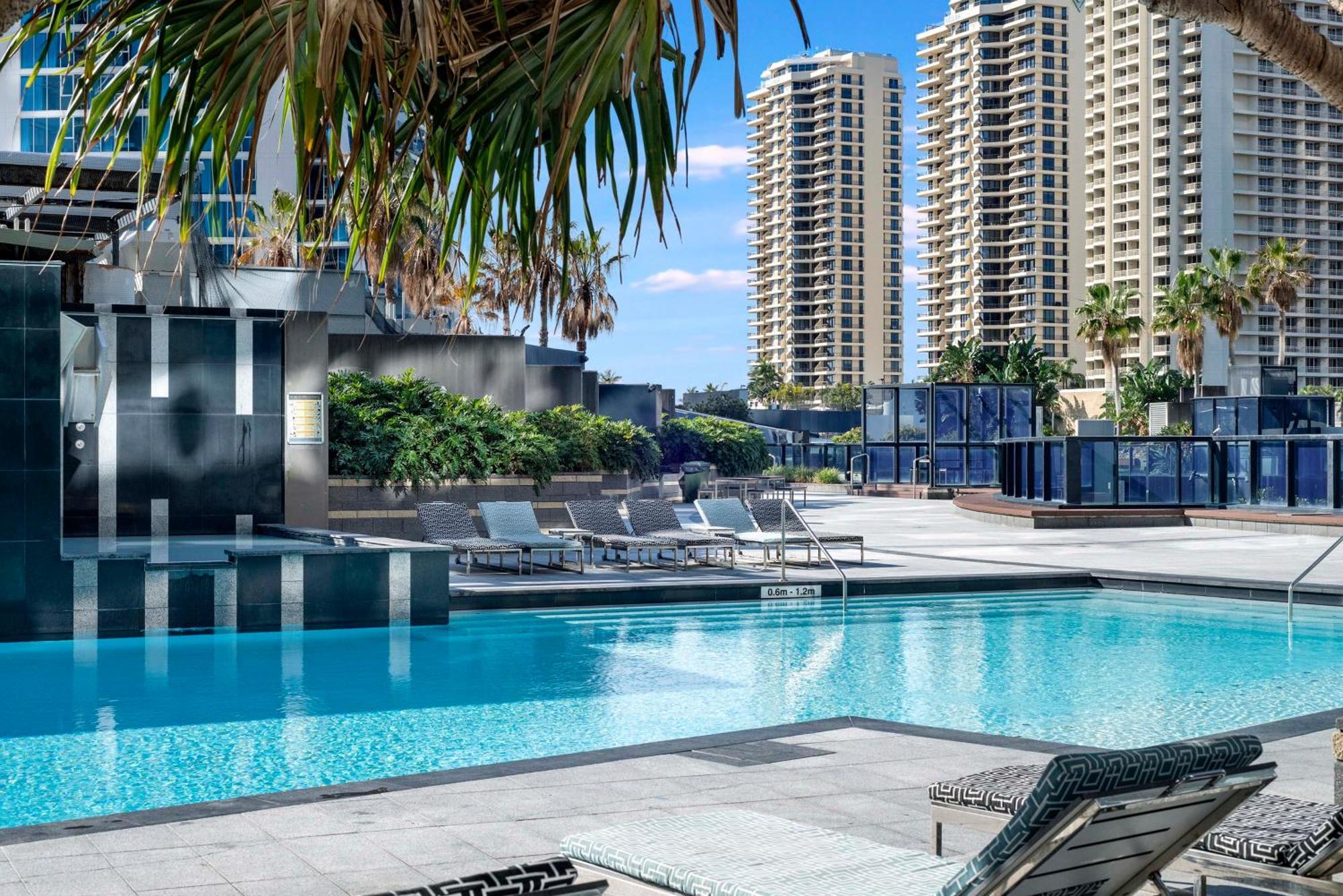 Two Bedroom Self Contained - Circle On Cavill - Privately Managed Gold Coast