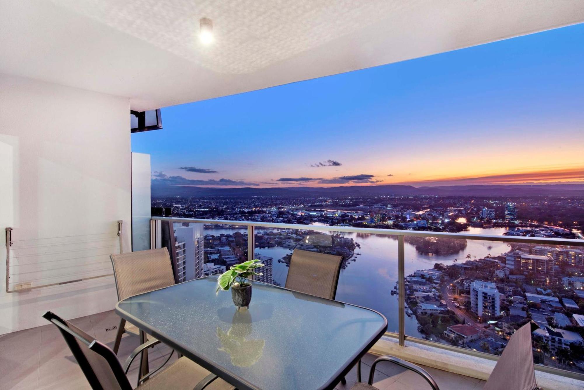 Two Bedroom Self Contained - Circle On Cavill - Privately Managed Apartment