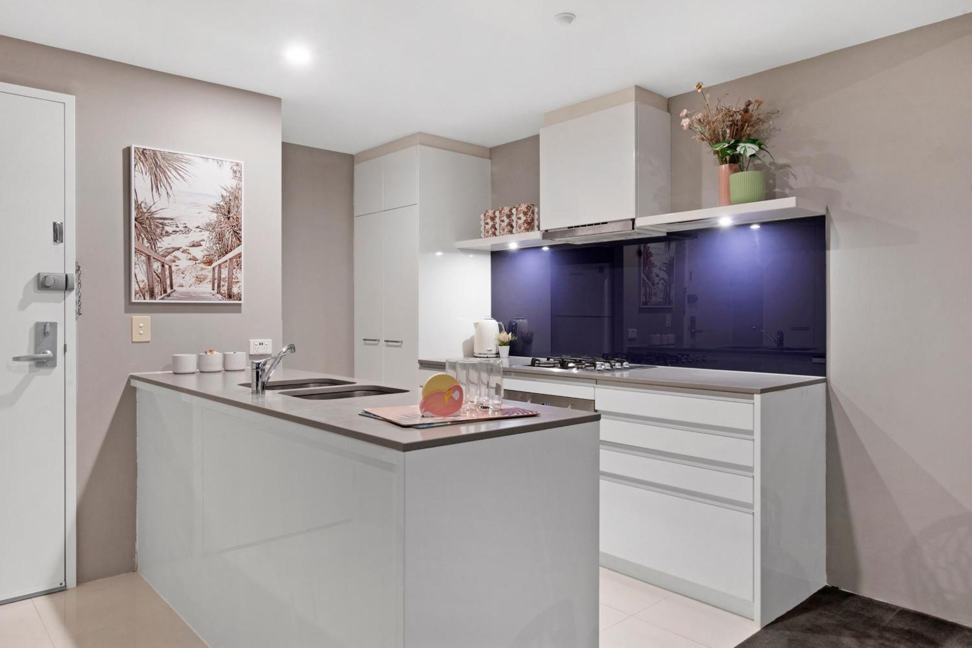 Two Bedroom Self Contained - Circle On Cavill - Privately Managed Apartment