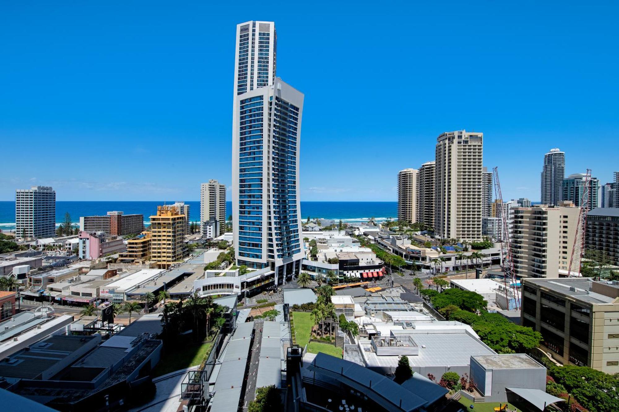 Apartment Two Bedroom Self Contained - Circle On Cavill - Privately Managed *