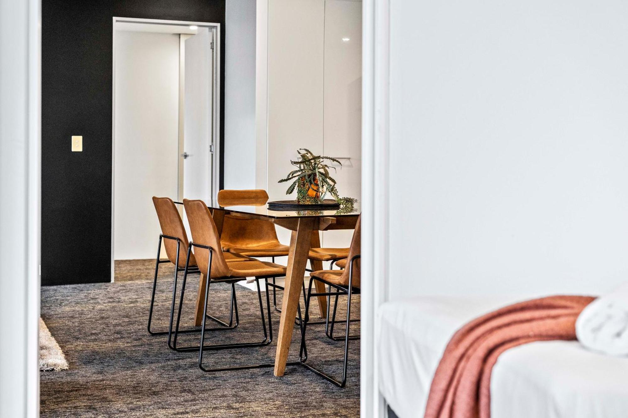 Apartment Two Bedroom Self Contained - Circle On Cavill - Privately Managed